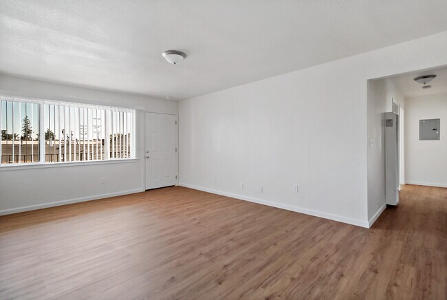Photo - 2642 35th Ave Unidad c