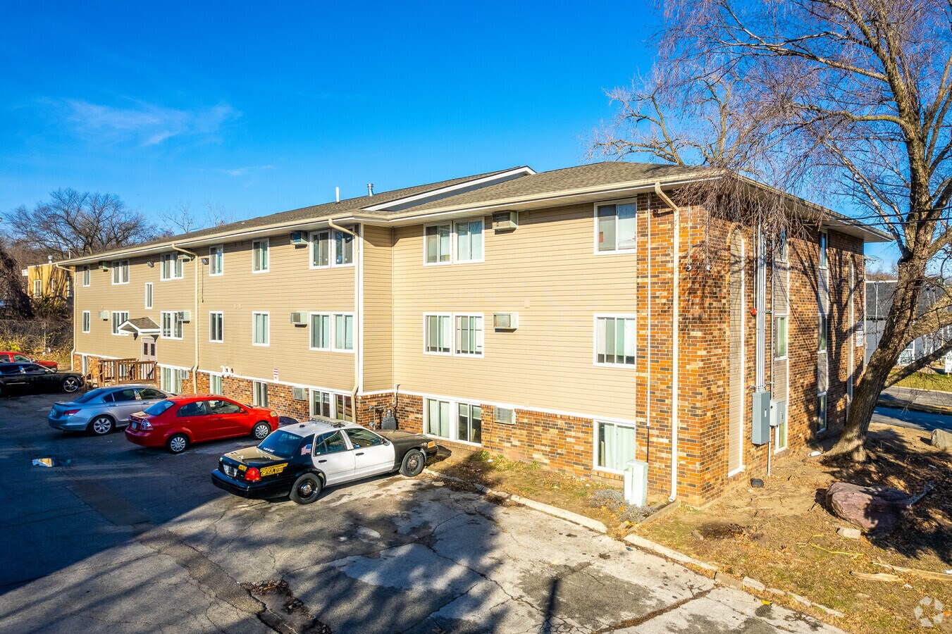 Photo - Garden Court Apartments