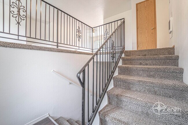 Photo - 106 W Beacon Hill Dr