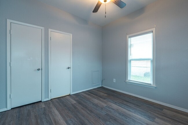 Photo - Beautiful 2 Bed 1 Bath in Quiet Area