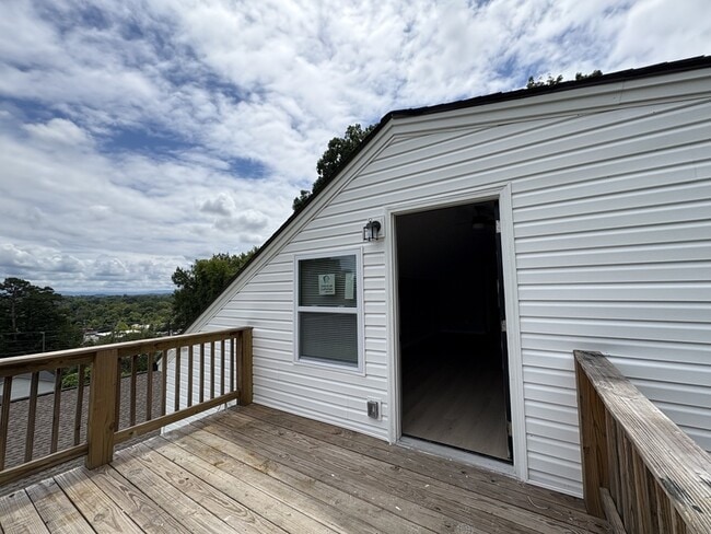 Building Photo - 1203 Karnes Ave Rental