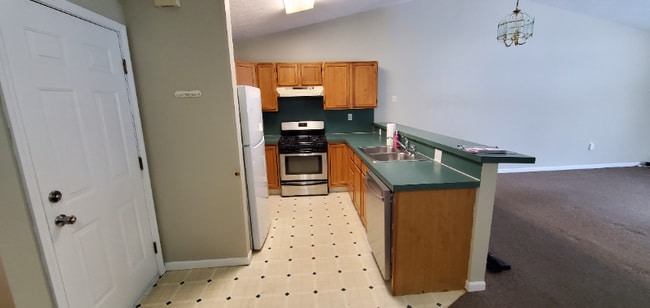 Photo - 3613 Newcastle Dr SE Unit B