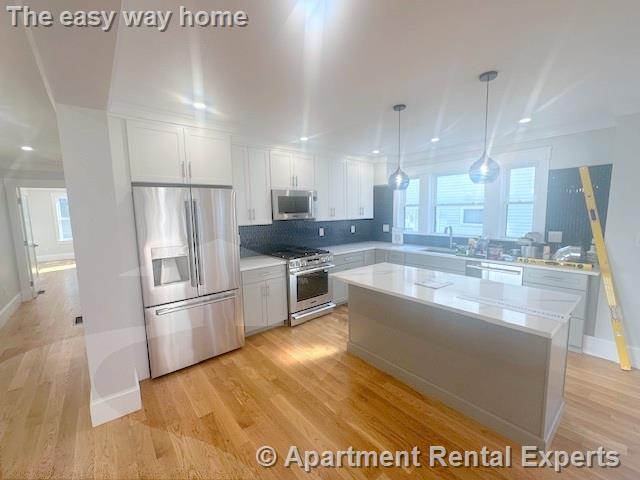 Building Photo - 37 Governor Winthrop Rd Unit 2 Rental