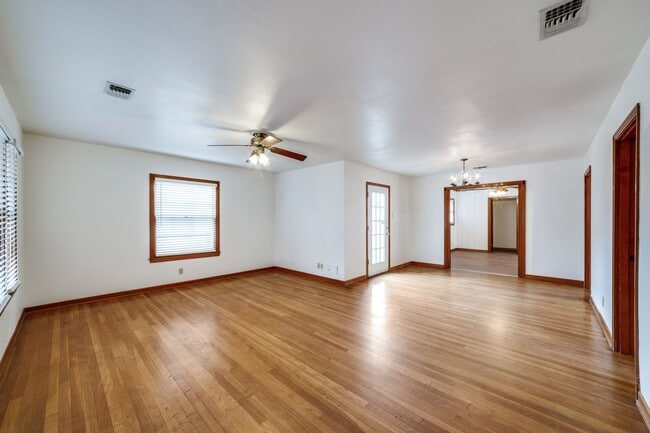 Photo - BEAUTIFUL MID-CENTURY HOME IN DELLVIEW