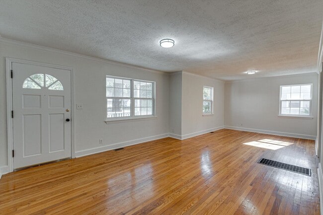 Photo - 4910 Golfview Dr