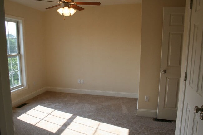 Photo - 1 Bedroom Behind Lane Stadium