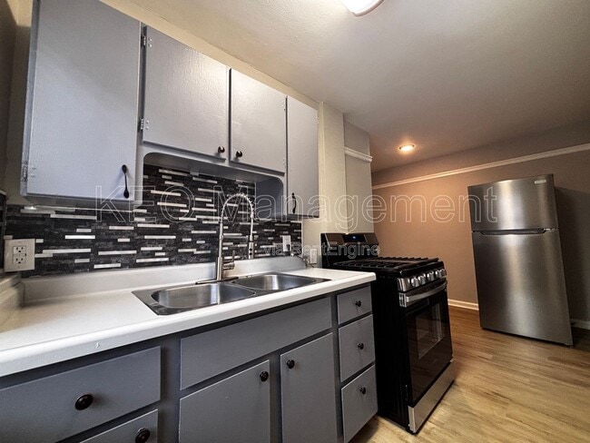 Building Photo - 225 E Xenia Dr Unit B