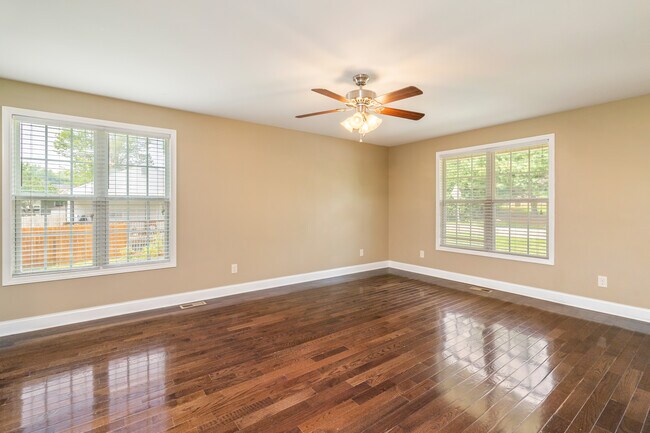 Photo - 906 E Inskip Dr Unit Right