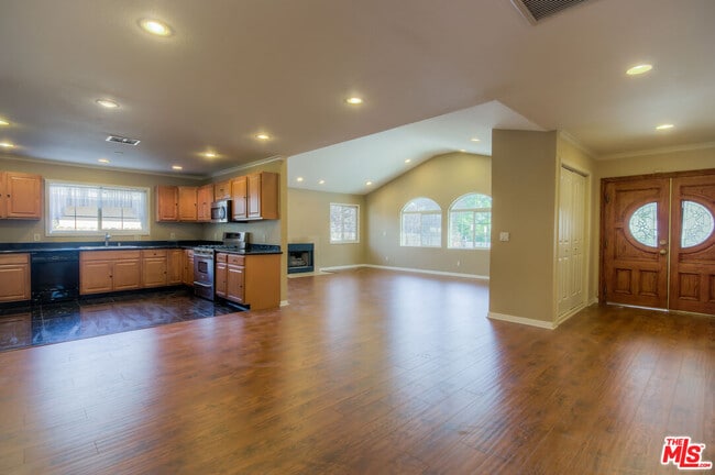 Photo - 5415 Fallbrook Ave
