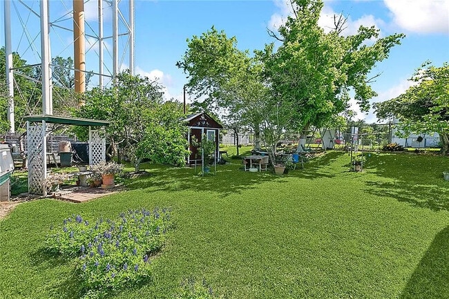 Photo - 108 Cedar Dr