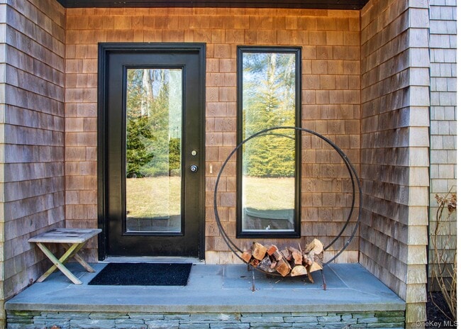 Photo - 5 Southwood Ln