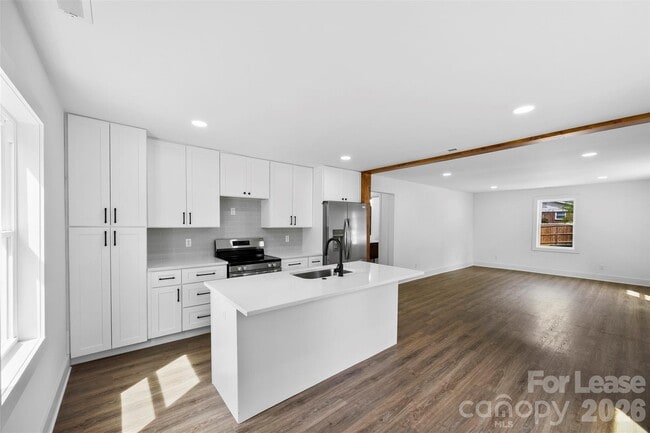 Photo - 2942 Reid Ave