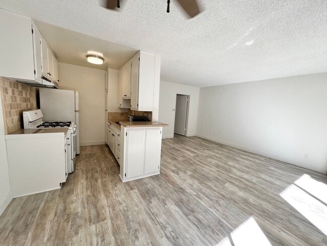 Photo - 3746 S Canfield Ave Unidad 3