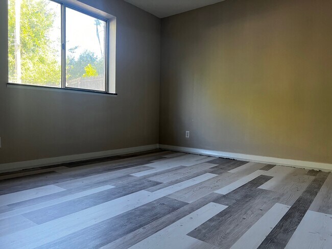 Photo - 1616-1634 W 42nd St