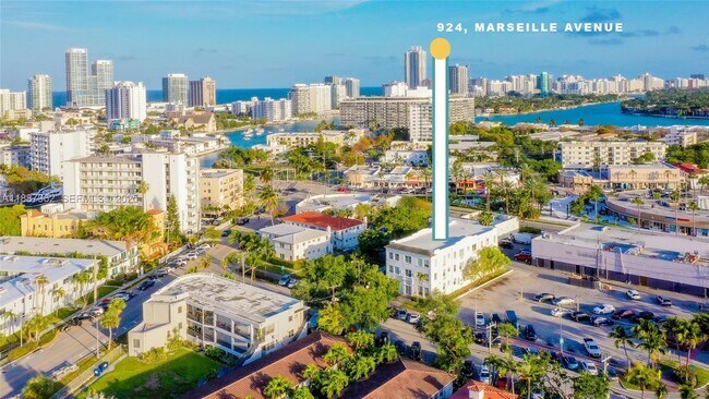 Building Photo - 924 Marseille Dr Unit 33