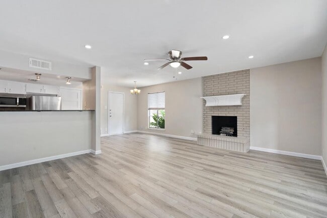 Photo - 1813 Woodland Ave