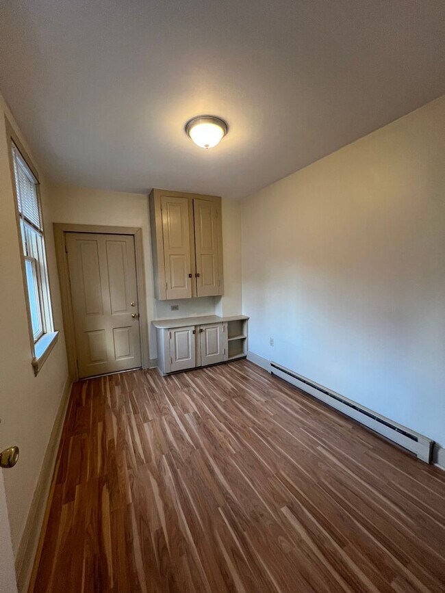 Photo - 617 N 2nd St Unit 2nd Floor