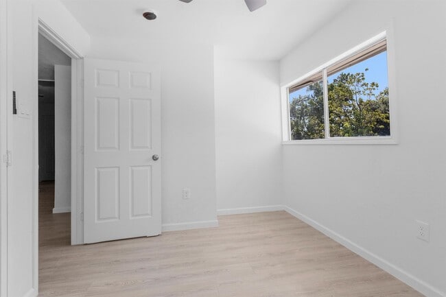 Building Photo - 16016 Green Manor Dr Unit C