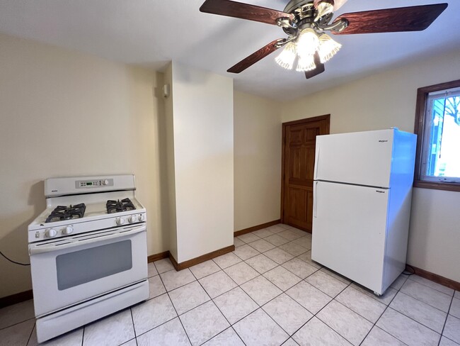 Photo - 227 Holland St