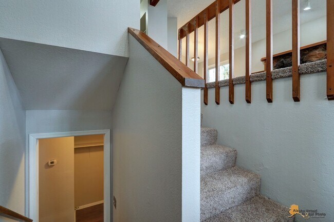 Photo - Quiet Eagleridge Home