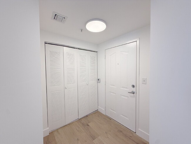 Photo - Rare 2/2 Corner Penthouse with Panoramic Lagoon Views from Every Room – Available Now! Unidad PH-01