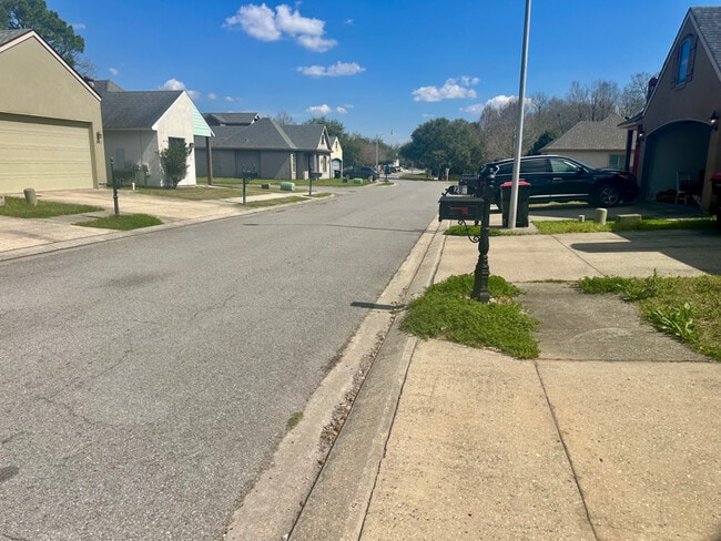 Photo - 207 Chimney Rock Blvd