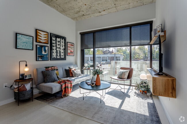 Studio, 1BA - 419 SF