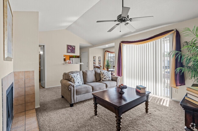 2BR, 1.5BA - 860 SF - Living Room
