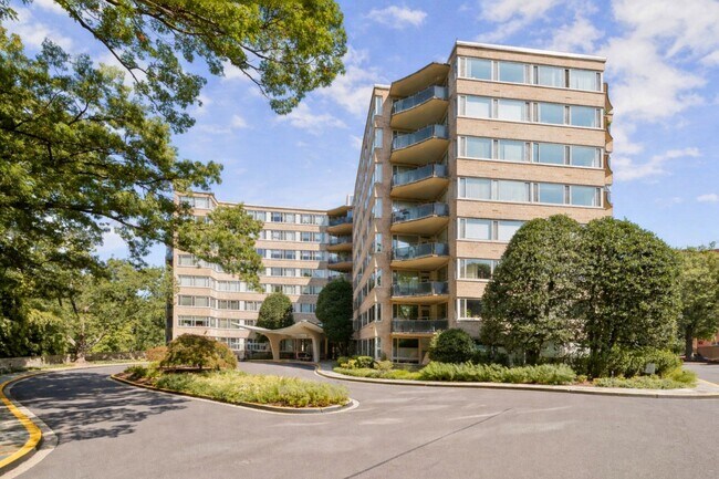 Building Photo - 4101 Cathedral Ave NW