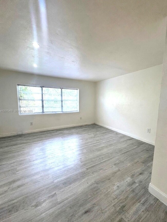 1258 Marseille Dr Unidad 2