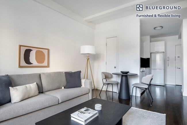 Photo - 212 W 91st St Unidad FL5-ID1234