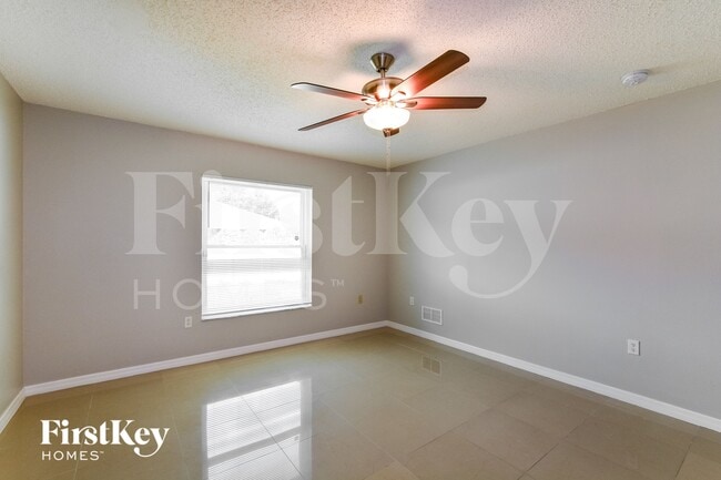 Photo - 307 Michigan Ln