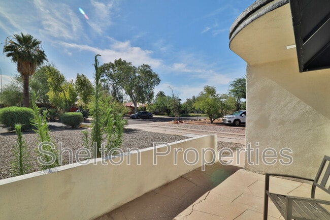 Photo - 1802 N Laurel Ave