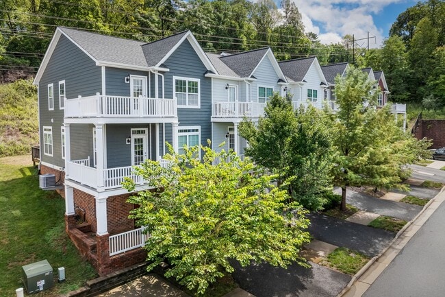 Photo - 2410 Winthrop Dr
