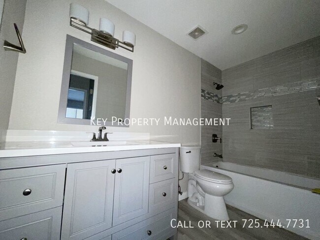 Photo - REMODELED 2 BEDROOM CONDO WITH STAINLESS S... Unidad #5
