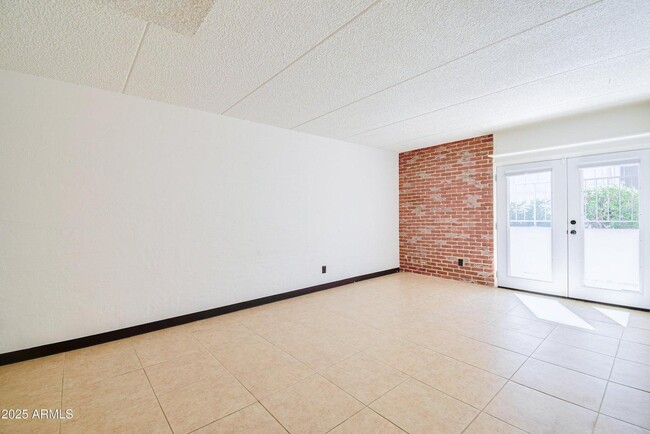 Photo - 3416 N 44th St Unit 8