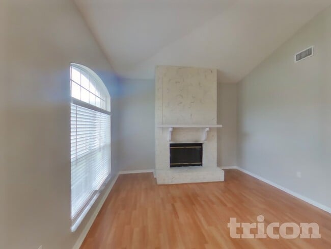 Photo - 29728 Morwen Pl