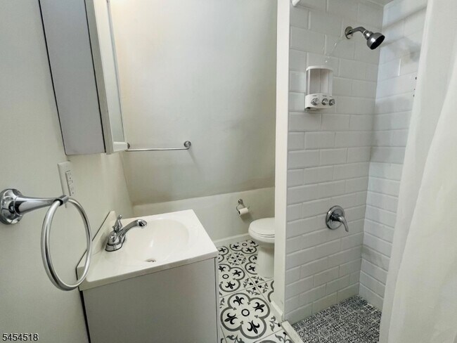 Photo - 169 Hillside Ave Unit 3