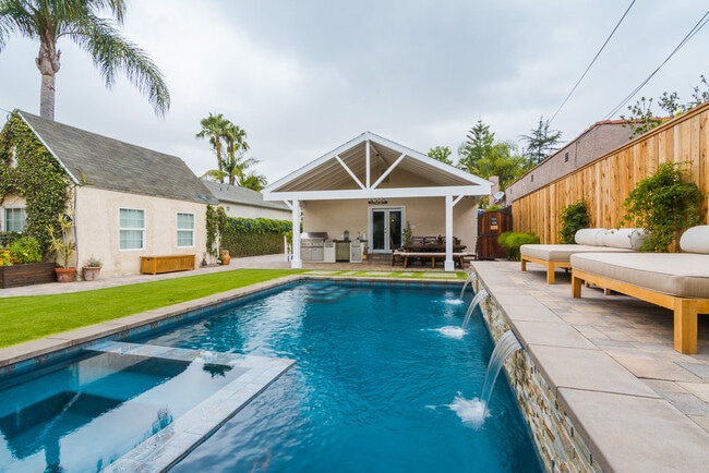 Building Photo - Charming 3 Bedroom 2 Bathroom Wilshire Vista Home with Bonus Room, Resort-Style Backyard and Heat...