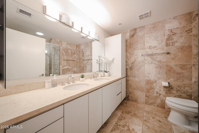 7121 E Rancho Vista Dr Unit 3001