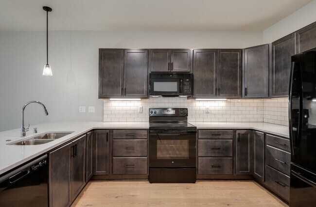 SIX65 Brookfield Apartments