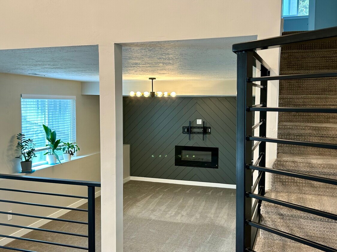 Photo - 1879 E Roseboro Cir (Sandy, UT)