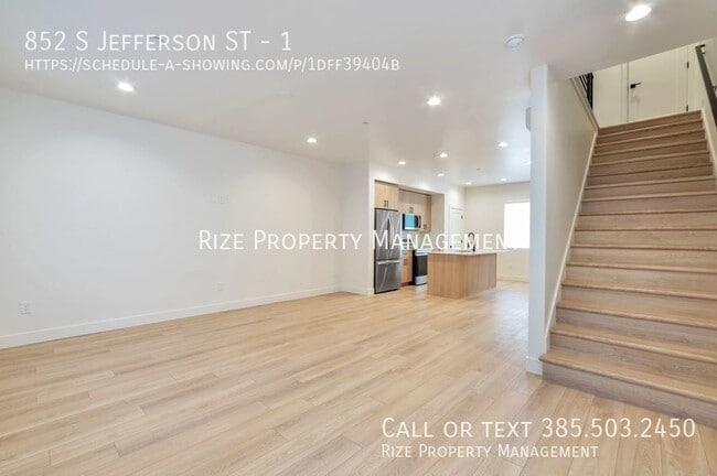 Photo - 852 Jefferson St W