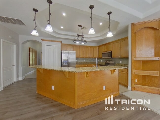 Photo - 606 Marigold Rd