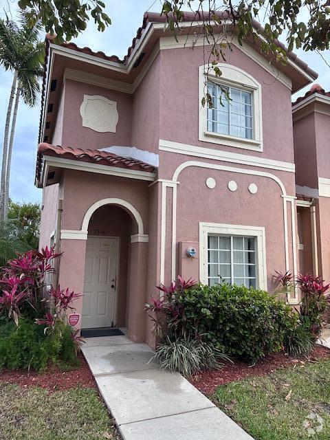 Building Photo - 7914 Catalina Cir Rental