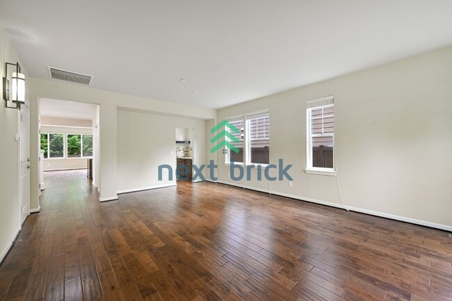 Photo - "Charming 4-Bedroom Retreat in Redmond: Spacious 2,540 Sq Ft Home with 2.5 Baths!"