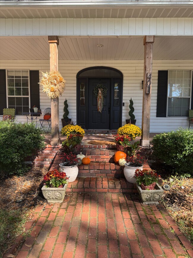 Photo - 401 Foxwood Dr