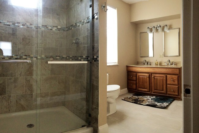 bathroom - 160 Pearl St