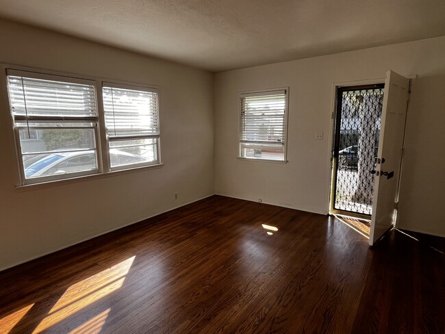 LIvingroom - 2315 10th St.