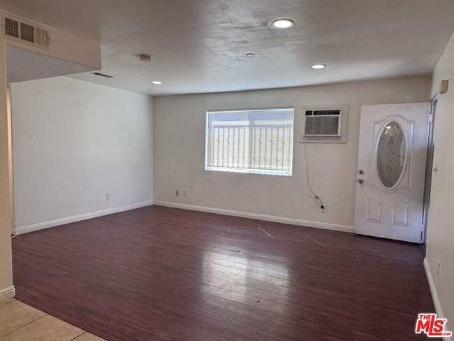 10218 San Pedro St